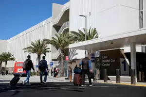 Traveler with measles arrives at LAX, takes rental car shuttle