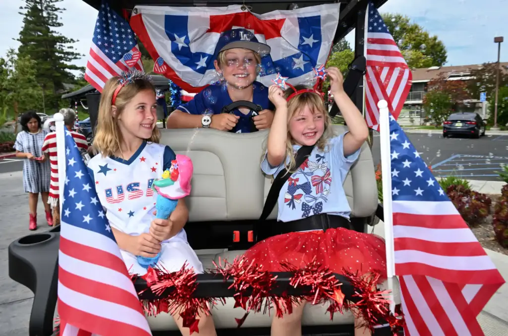 Charllett Hewitt, 7, left, Connor Hewitt, 9, and Prudence, Rollins,...