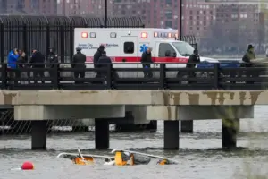 An NYC helicopter that crashed and killed 6 last year shows signs of bird strike, safety board says