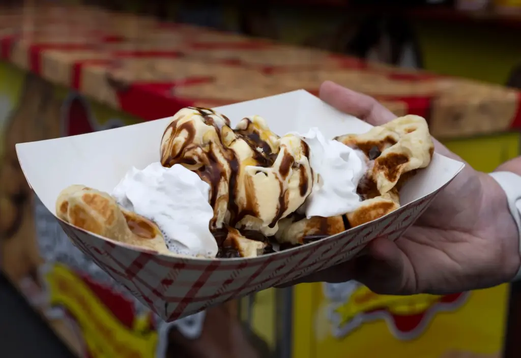 Momâs Bakeshoppe has the Le Croffle Black and Tan Sundae...