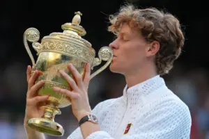 Jannik Sinner defeats Alexander Zverev to win Wimbledon title