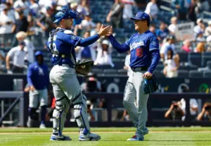 Dodgers take first game of doubleheader behind dominant Yoshinobu Yamamoto