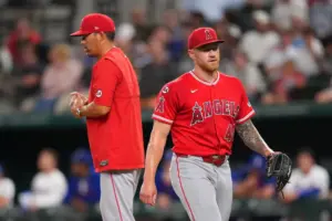 Angels’ late-inning meltdown leads to 7th straight loss