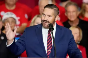 Top officials in Arizona’s Maricopa County agree on how to oversee elections, ending a legal battle