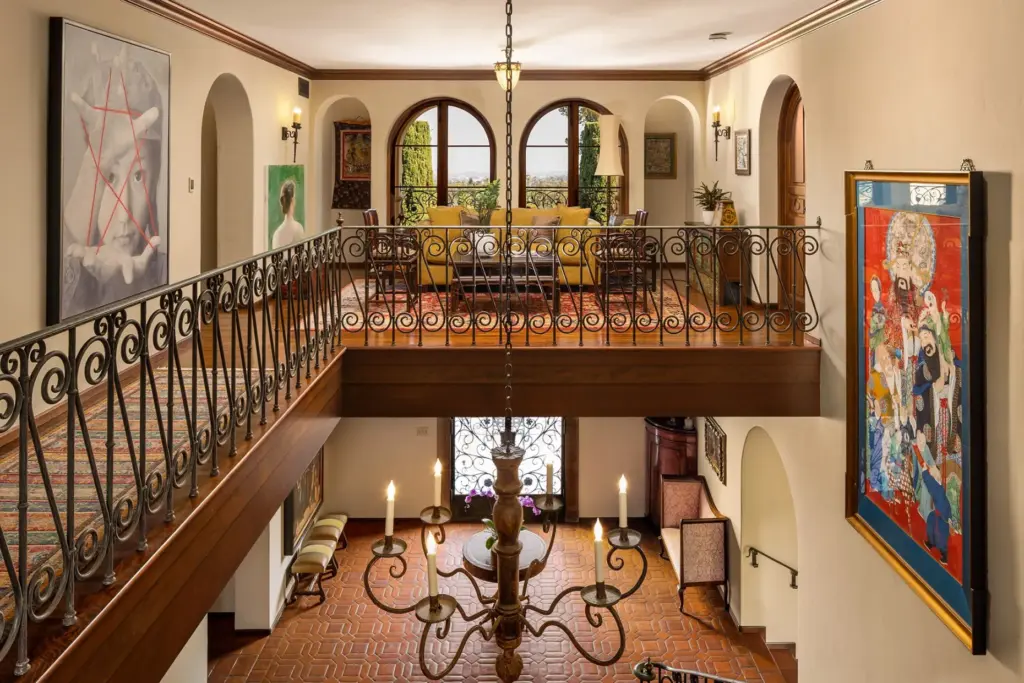The wraparound gallery and lounge. (Photo by Cameron Carothers)