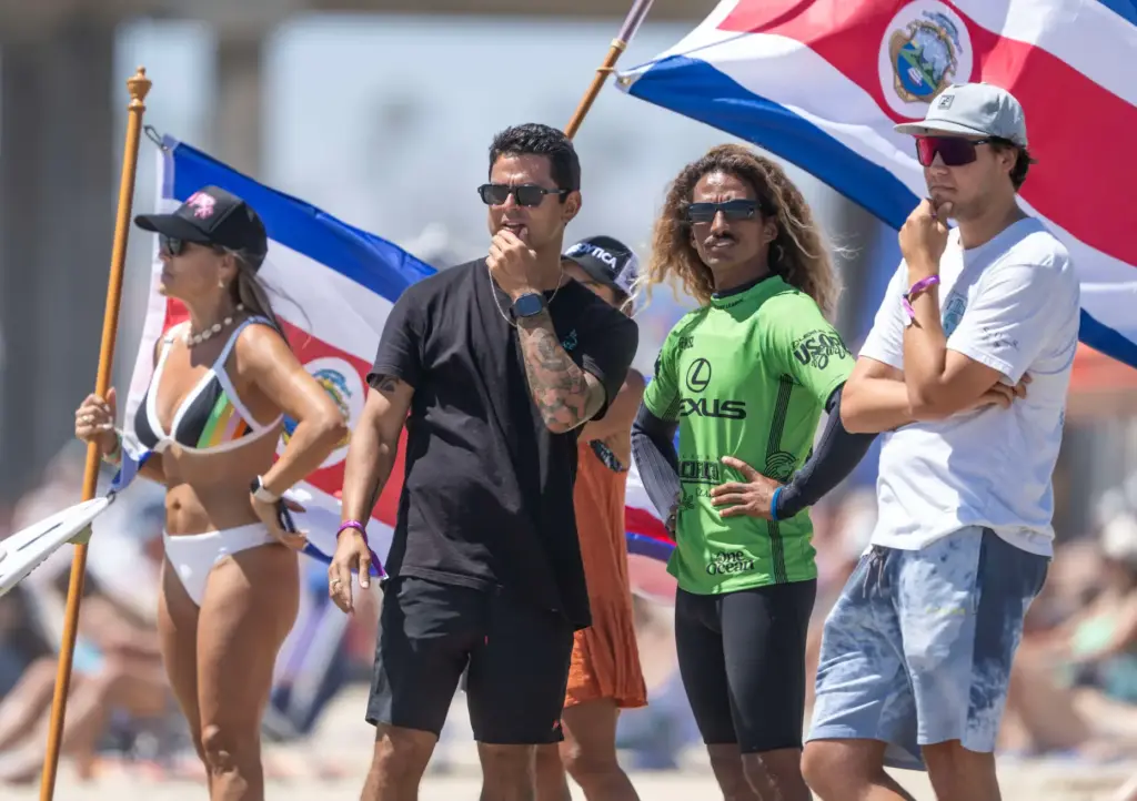 Carlos MuÃ±oz of Costa Rica scopes out the waves with...