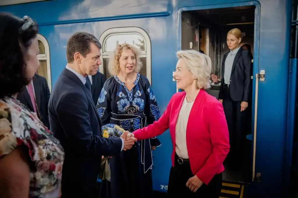 Ukraine's Deputy of Foreign Minister Olexander Mischenko welcomes European Commission President Ursula von der Leyen.