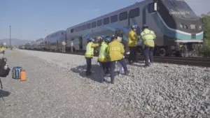 Metrolink train bound for Inland Empire stalls in Anaheim Hills, 500 passengers evacuated