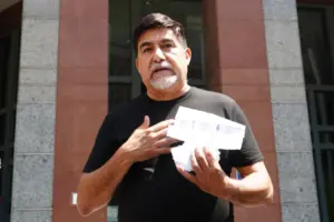 Feds move to drop obstruction charge against LA union leader, David Huerta