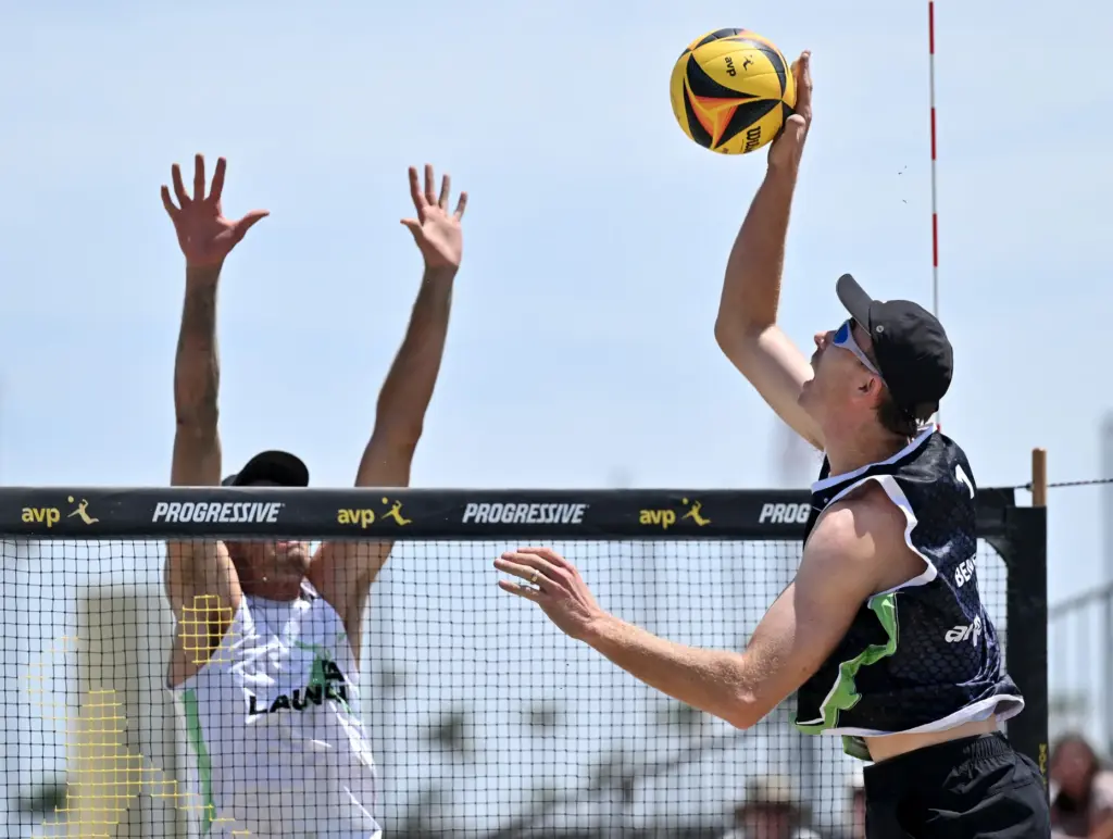Miami Mayhemâs Andy Benesh hits over the block of L.A....