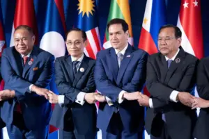 Iran’s demands over the Strait of Hormuz would set a dangerous precedent, Rubio warns Asian leaders