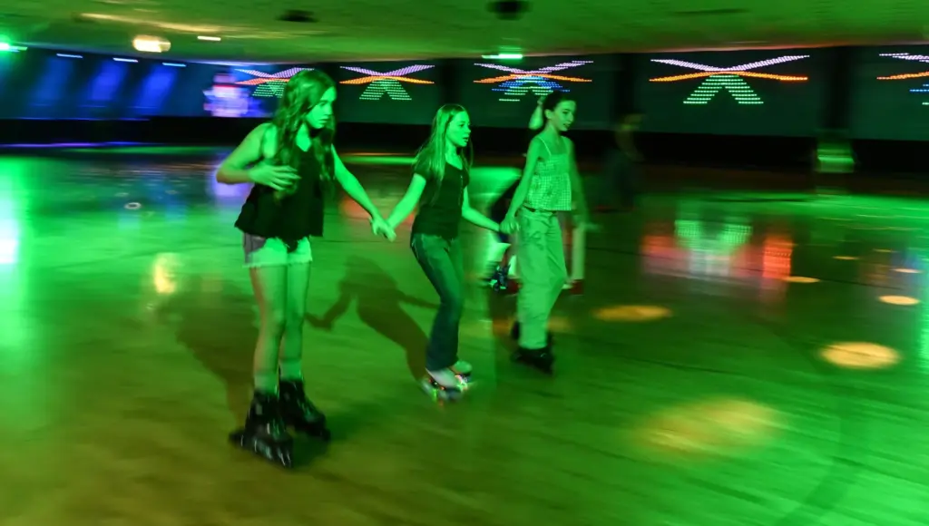 Piper Smith, 11, left, Abby Cordova, 12, and Nyla Smith,...