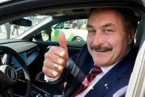 Donald Trump endorses ‘Pillow Man’ Mike Lindell for Minnesota governor