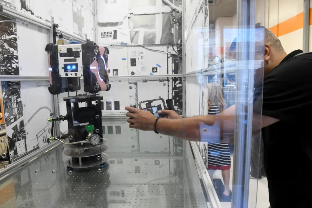 USC’s Space Engineering Research Center hosts its first industry open...
