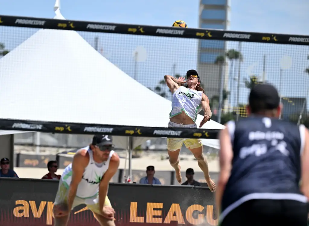 L.A. Launchâs Hagen Smith serves the ball against Miami Mayhemâs...