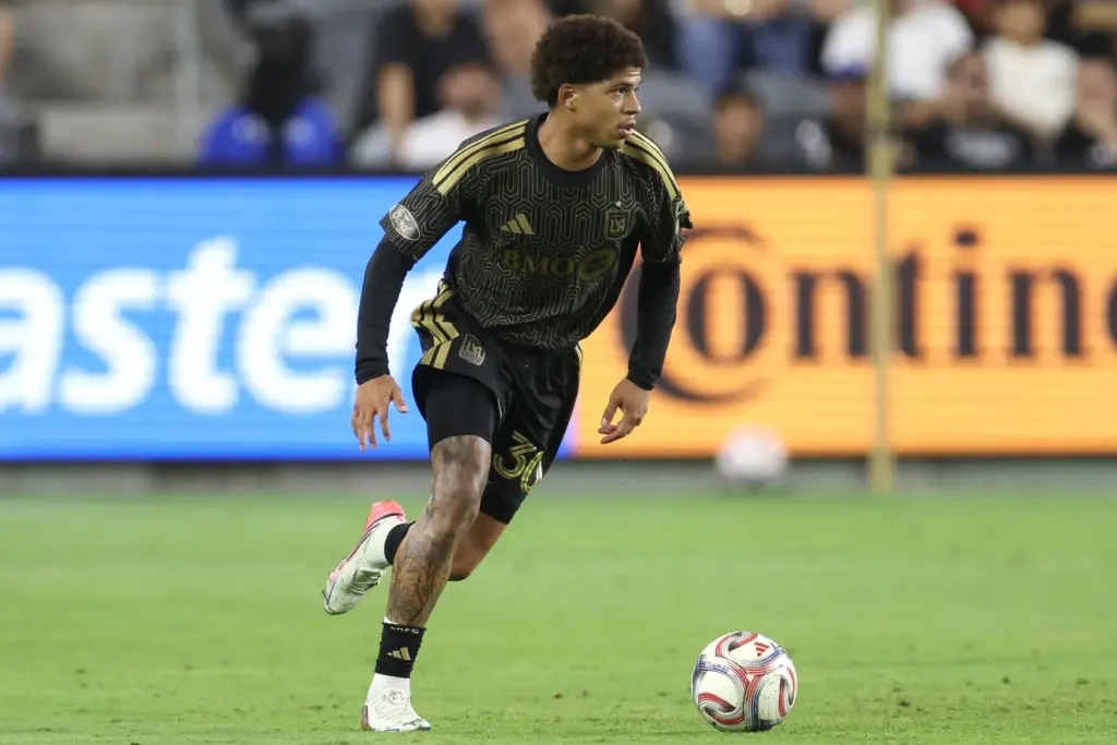 Los Angeles FC forward David MartÃ­nez (30) controls the ball...