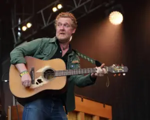 Oscar-winning Irish singer-songwriter Glen Hansard dies in Dublin motorcycle crash