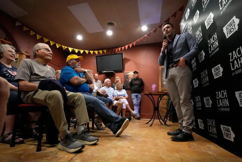 Zach Lahn, Republican candidate for Iowa governor, speaks to local residents.
