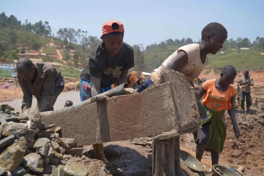 People search for gold at a mining site in Iga-BarriÃ¨re, Congo.