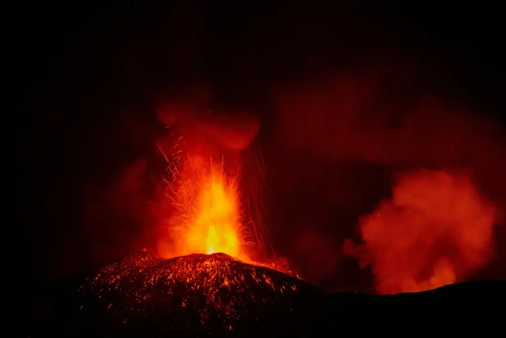 Eruptive activity continues on Mount Etna, where lava flows continue...