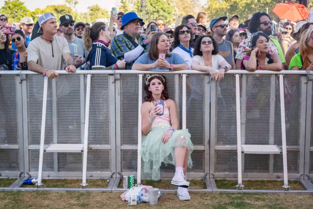 Kenzie Smith films The Breedersâ performance on the Marigold Stage...