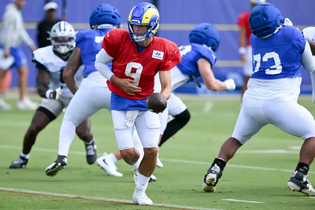 QB Matthew Stafford (9) during Rams joint practice with the...