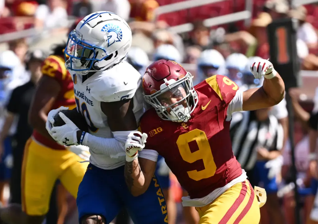 Wide receiver Anthony Ivey (10) of the San JosÃ© State...