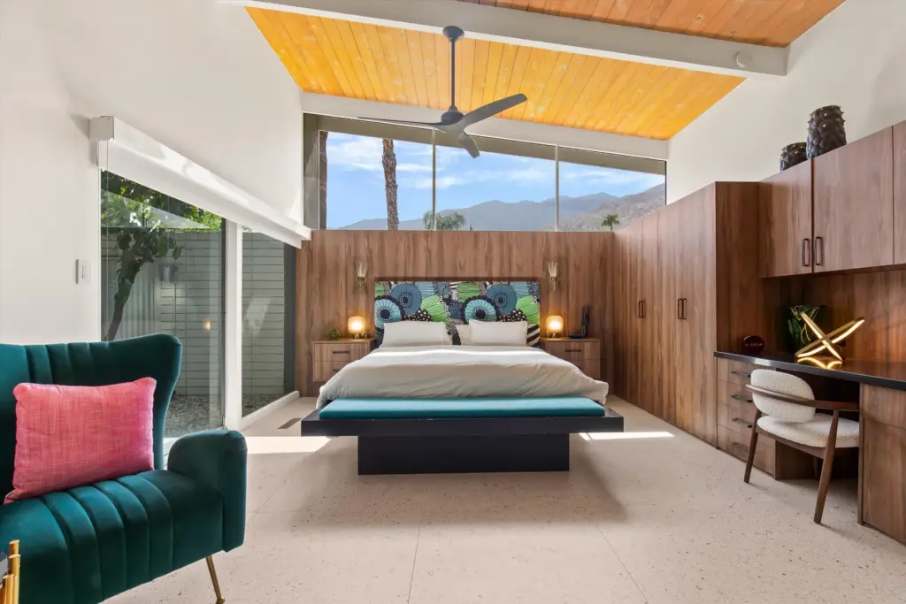 The primary bedroom. (Photo by Brian Rawlings of Desert Views...