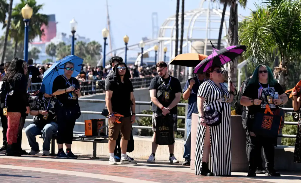 Thousands of fans line up for the Midsummer Scream, Halloween...