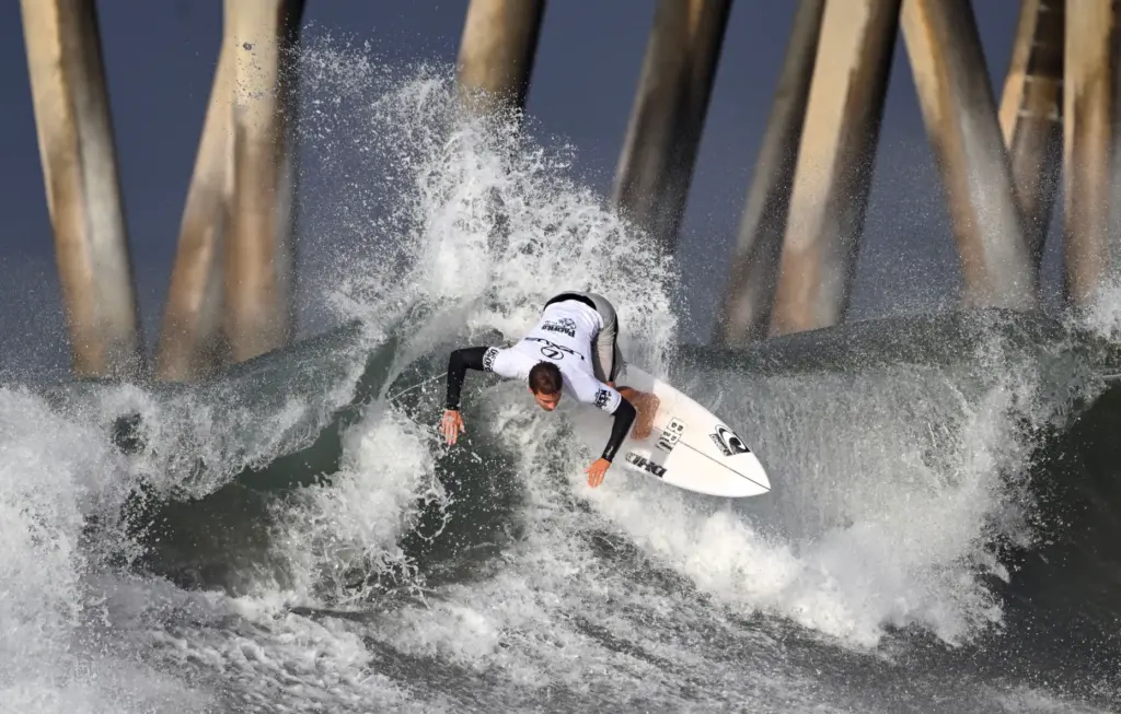 Luke Thompson competes in the Round of 32 during the...