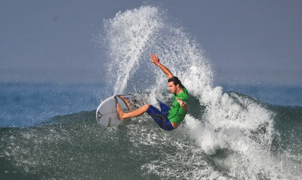 Crosby Colapinto competes in the Round of 32 during the...