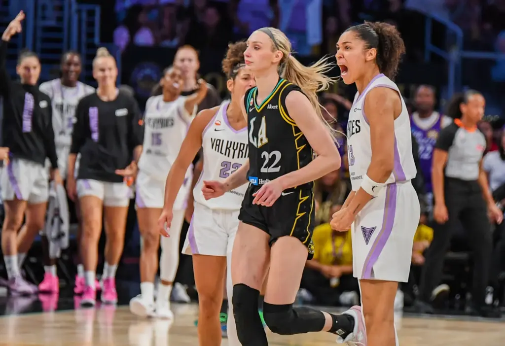 Los Angeles Sparks forward Cameron Brink jobs past Golden State...