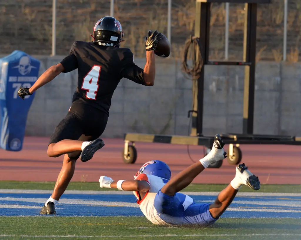 Palos Verdes receiver Jalen Flowers crosses goal line for TD...