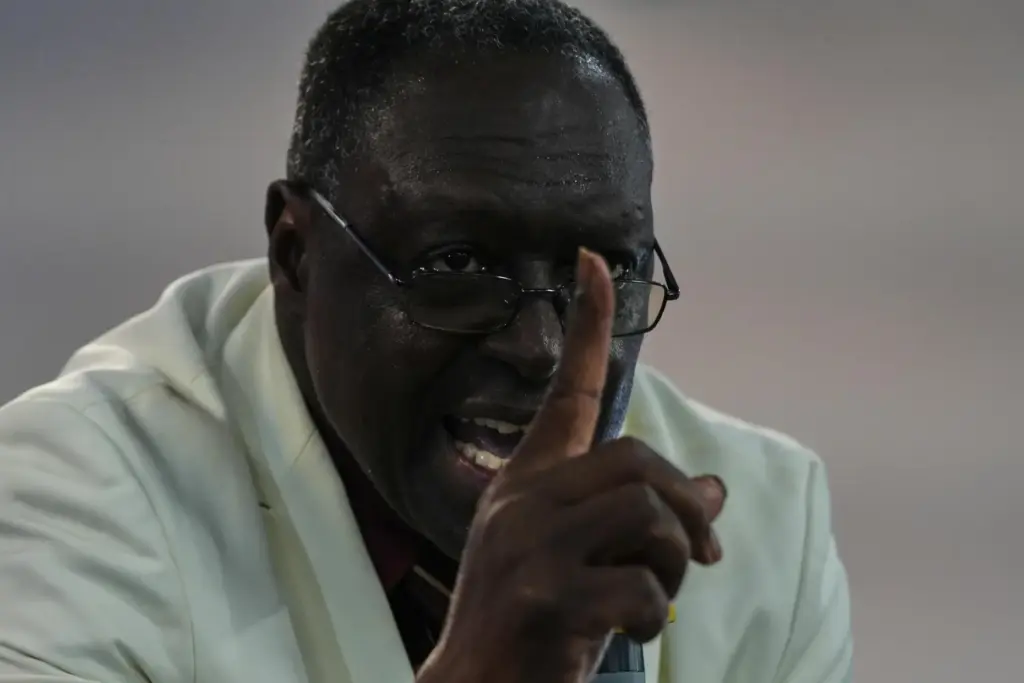 Roosevelt Toussaint delivers his sermon.