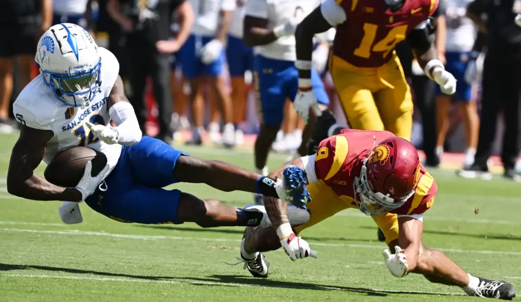 Wide receiver Anthony Ivey (10) of the San JosÃ© State...