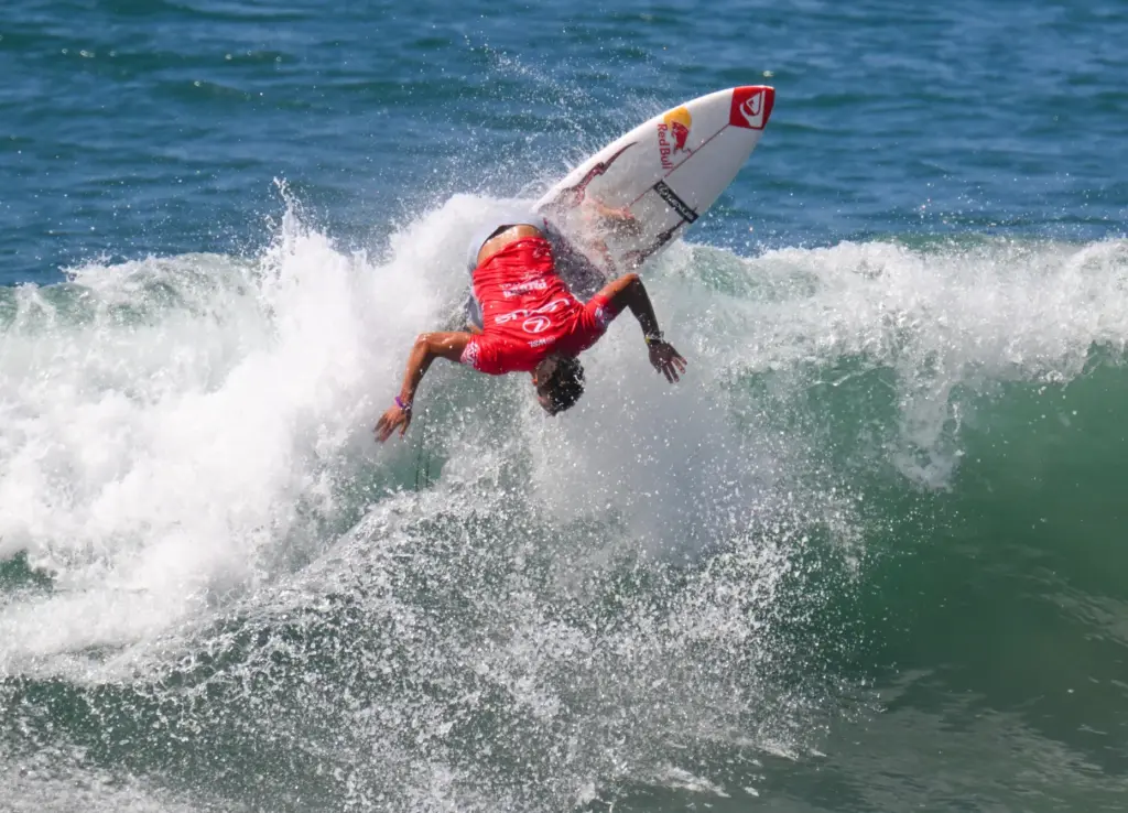 Griffin Colapinto competes in the Round of 32 during the...