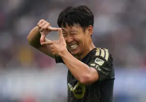 Vancouver scores late goal to tie LAFC