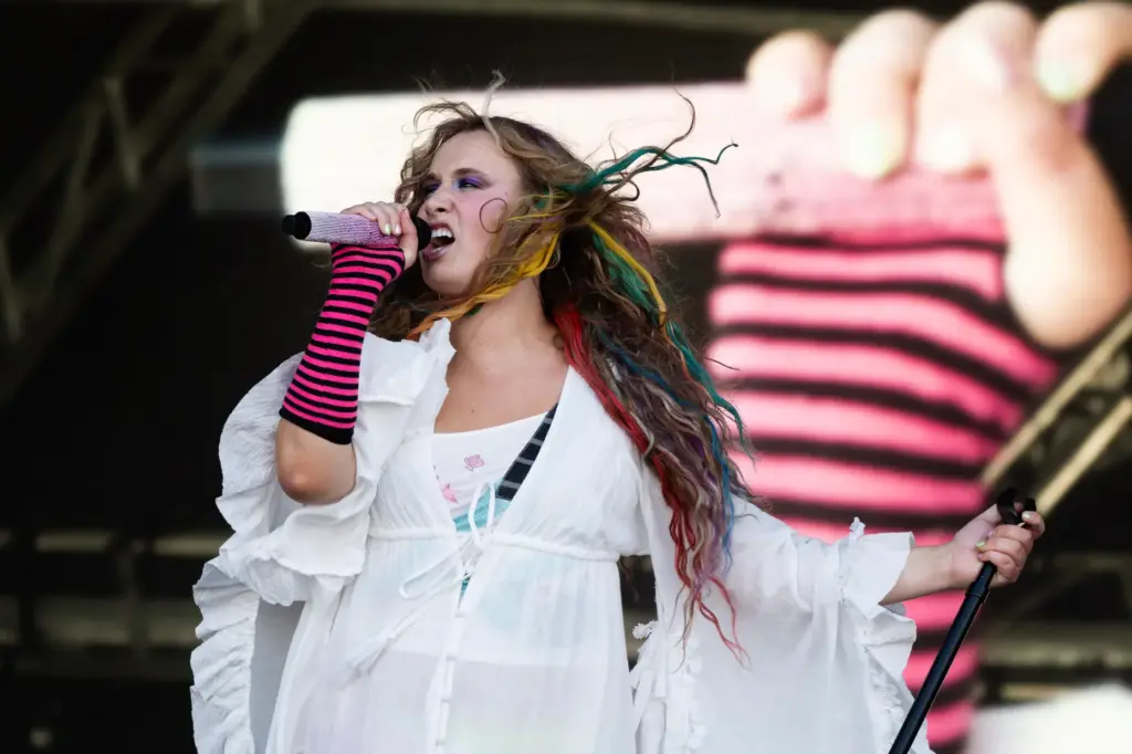 Eli performs on the Dandelion Stage during the Daisy Chain...