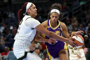 Sparks can’t keep up in 4th quarter, lose to Sky