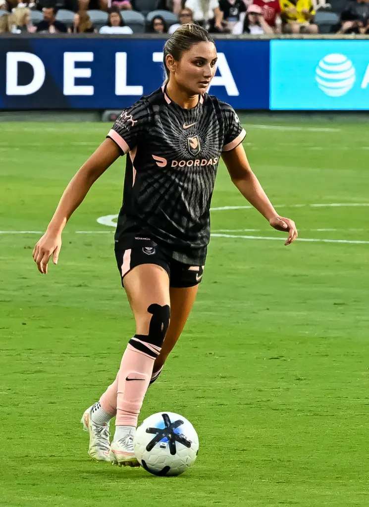 Angel City FC defender Gisele Thompson (20) dribbles upfield against...