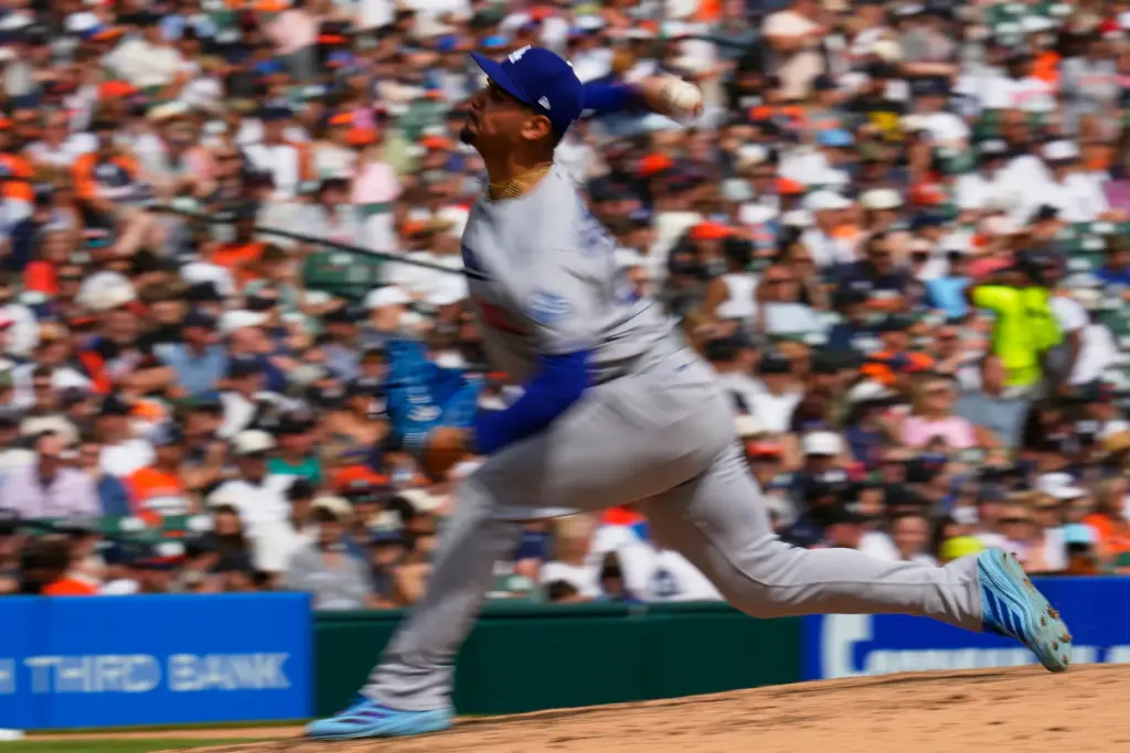 Dodgers pitcher Edgardo Henriquez throws against the Detroit Tigers during...