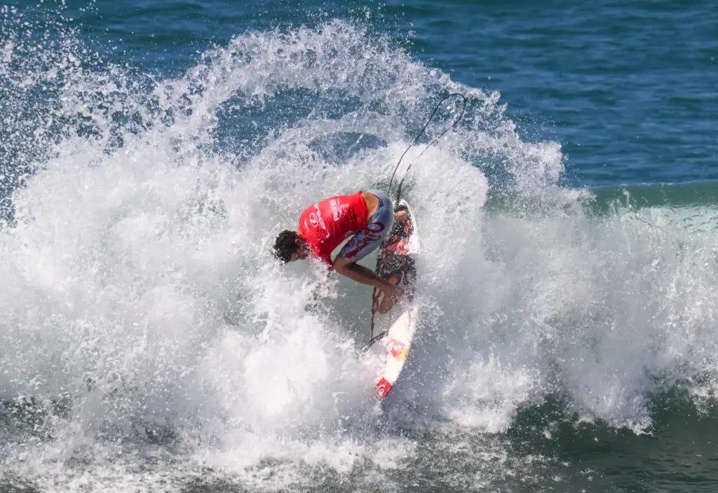 Griffin Colapinto competes in the Round of 32 during the...