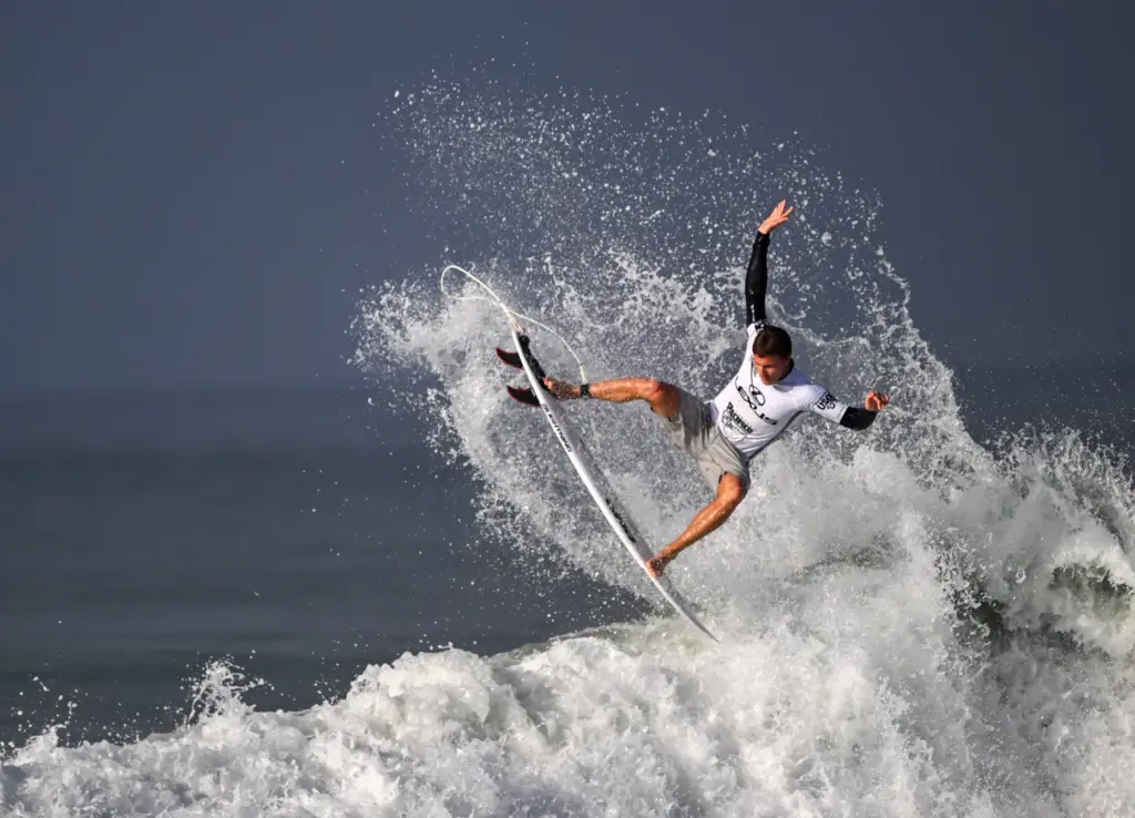 Luke Thompson competes in the Round of 32 during the...