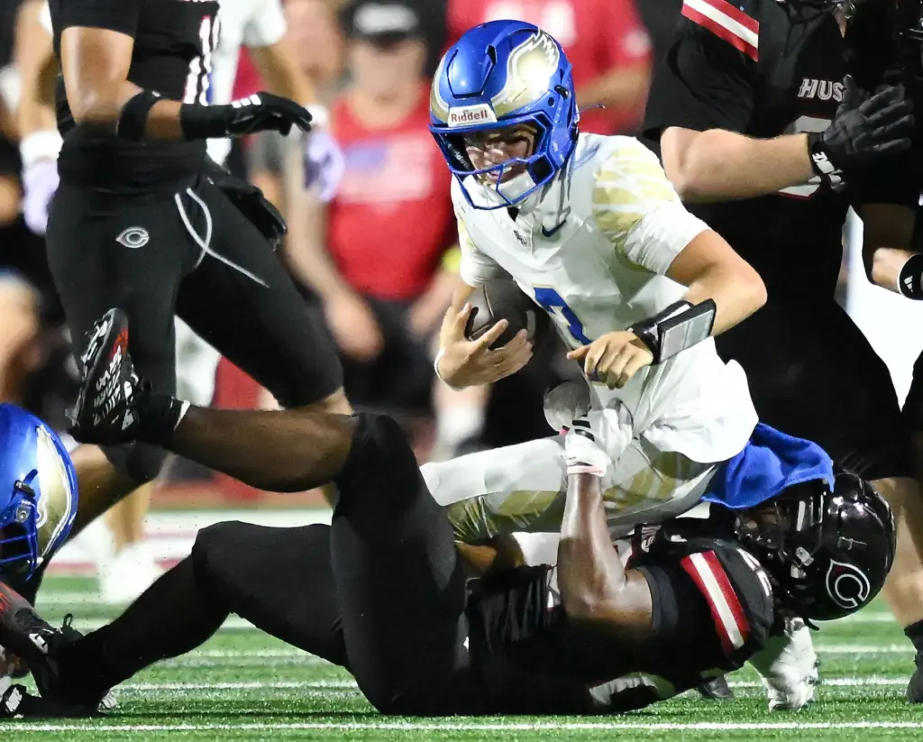 Centennial linebacker Kye Duval (22) sacks Santa Margarita quarterback Fletch...