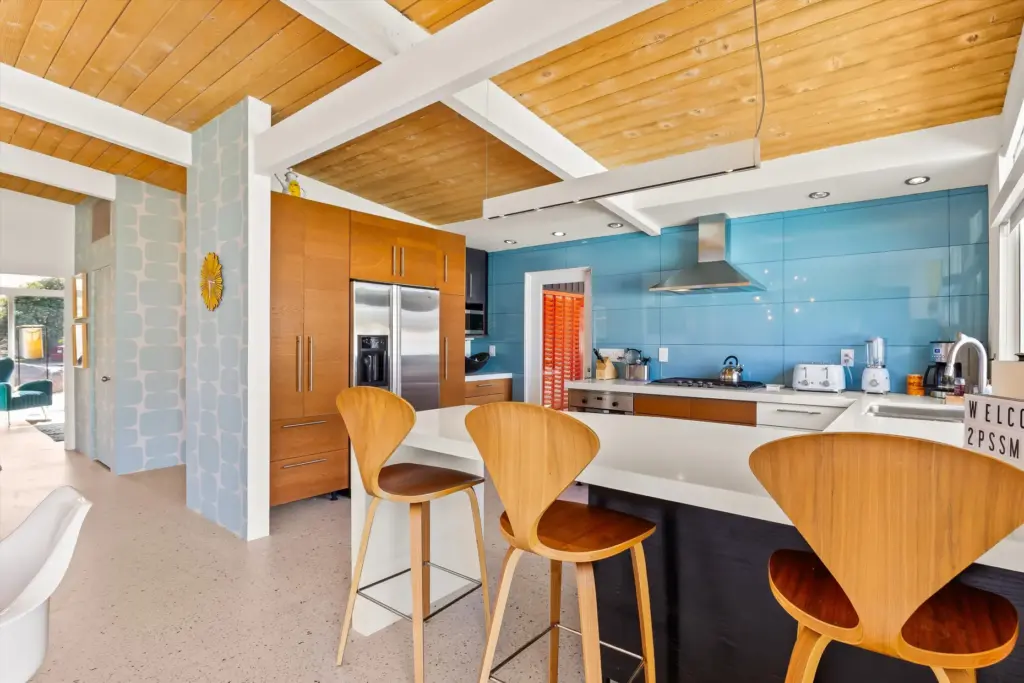 The kitchen. (Photo by Brian Rawlings of Desert Views Photography)