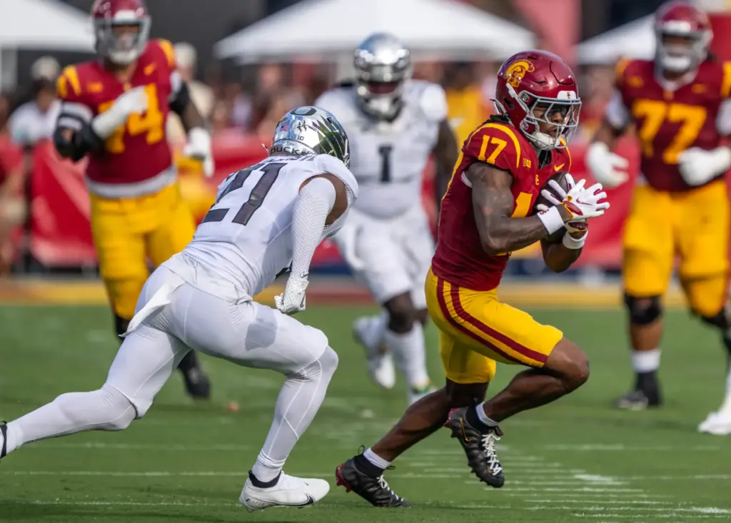 USC wide receiver Kayden Dixon-Wyatt (17) carries the ball during...