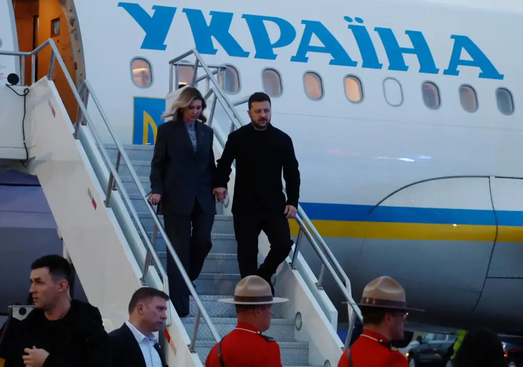 President of Ukraine Volodymyr Zelenskyy and his wife Olena Zelenska arrive in Calgary.