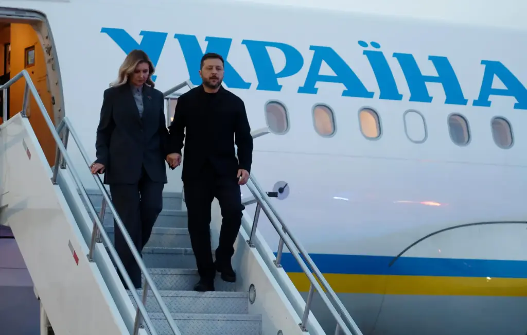 President of Ukraine Volodymyr Zelenskyy and his wife Olena Zelenska arrive in Calgary.