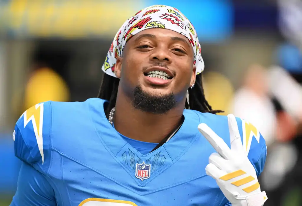 Chargers running back Keaton Mitchell (34) prior to an NFL...