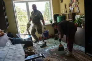 Russia and Ukraine trade deadly strikes as Zelenskyy prepares to meet Trump
